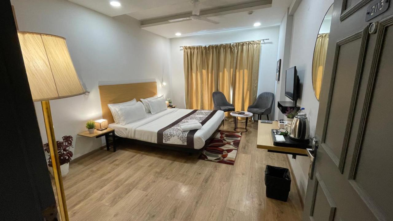 Saltstayz Express - Medicity Near Medanta Hospital Gurgaon Exterior foto